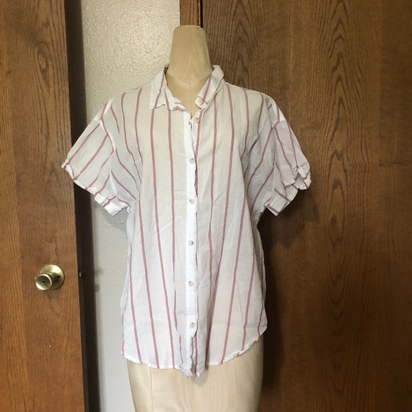 Universal Thread Button Down Tee - Picture 2 of 4